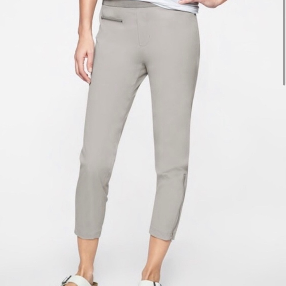 ATHLETA Trekkie crop woven pants Size 4